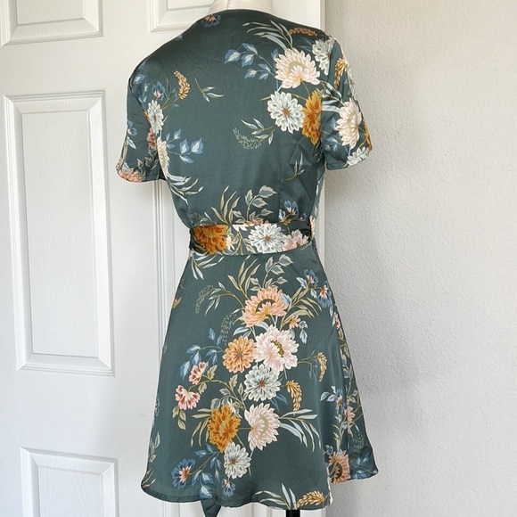 Superdown Maye Wrap Mini Floral Dress - Picture 5 of 7
